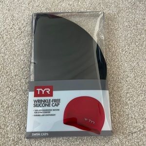 TYR wrinkle-free silicone cap (black)